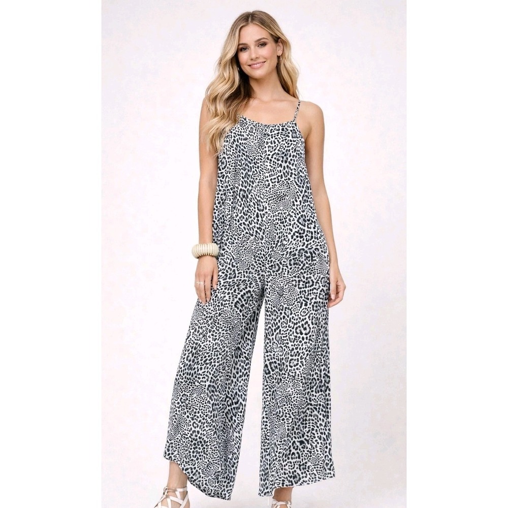 Anthropologie Breezy Snow Leopard Jumpsuit S Wide Leg Romper Silky‎ Resortwear